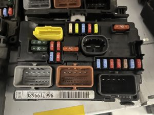 Boitier-BSM-Remplacement-IncarLine 1-Électronique Automobile