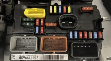 Boitier-BSM-Remplacement-IncarLine 1-Électronique Automobile